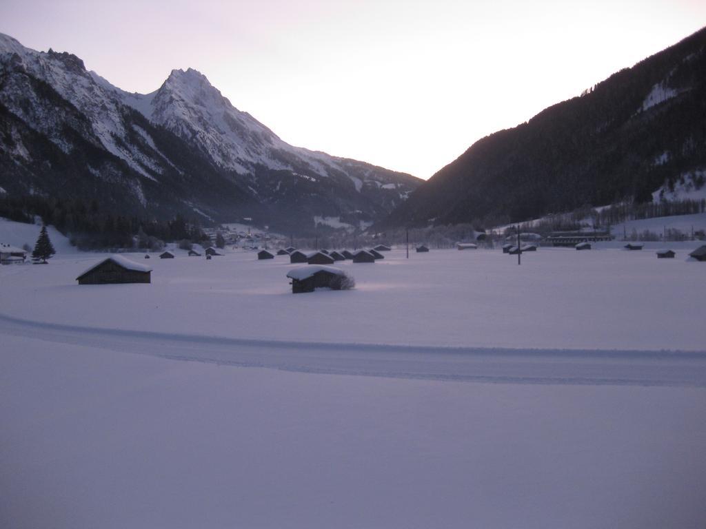 Apartamento Apart Bella Monte Pettneu am Arlberg Exterior foto